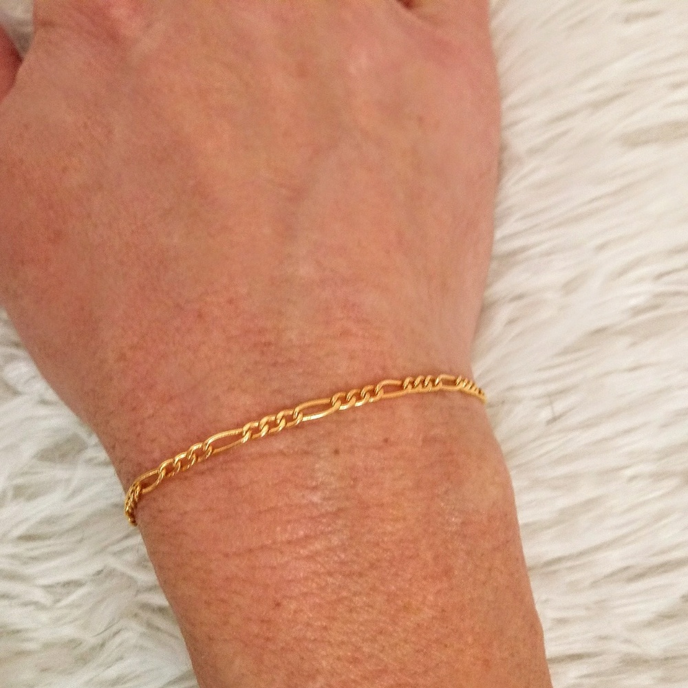 14K yellow gold figaro bracelet